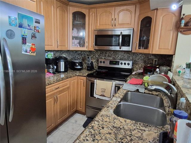 11800 SW 18th St 529-4, Miami, FL 33175