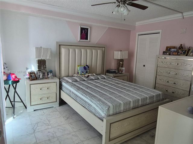 11800 SW 18th St 529-4, Miami, FL 33175