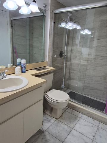 11800 SW 18th St 529-4, Miami, FL 33175