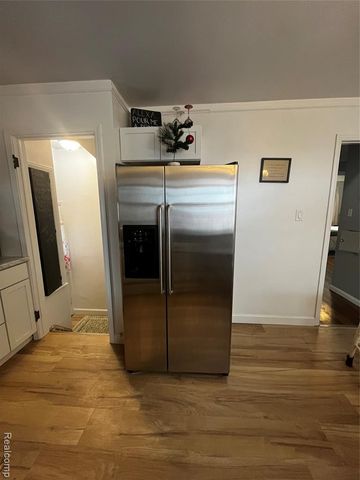 15854 Englewood Avenue, Allen Park, MI 48101