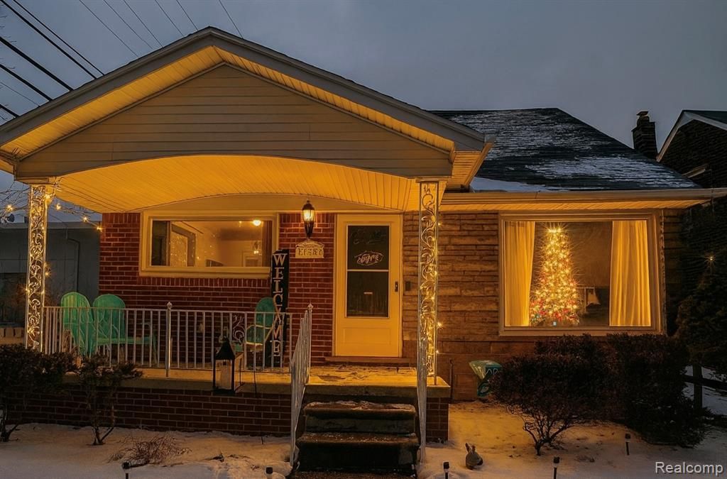 15854 Englewood Avenue, Allen Park, MI 48101