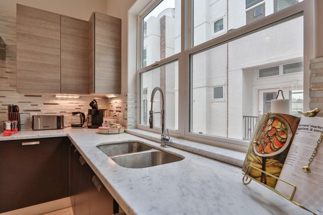 4114 Driscoll Street, Houston, TX 77098