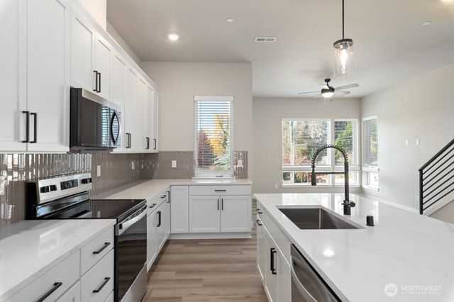 6609 S 128th Street, Seattle, WA 98178