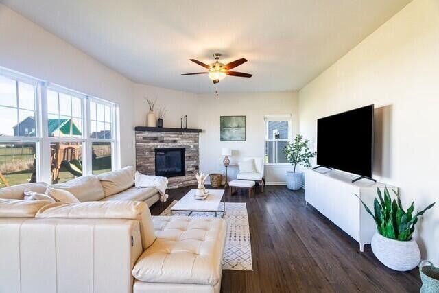 W198N5020 Hickory STREET, Menomonee Falls, WI 53051