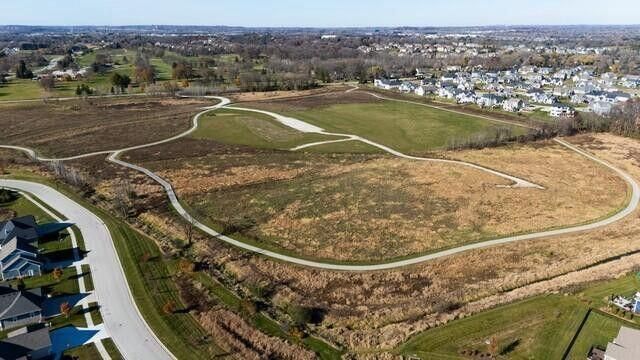 W198N5020 Hickory STREET, Menomonee Falls, WI 53051