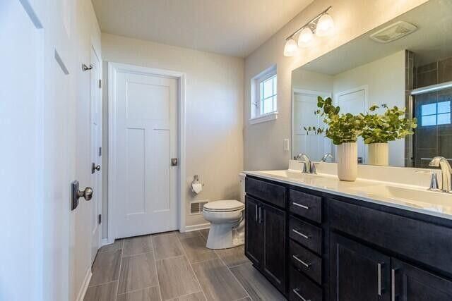 W198N5020 Hickory STREET, Menomonee Falls, WI 53051