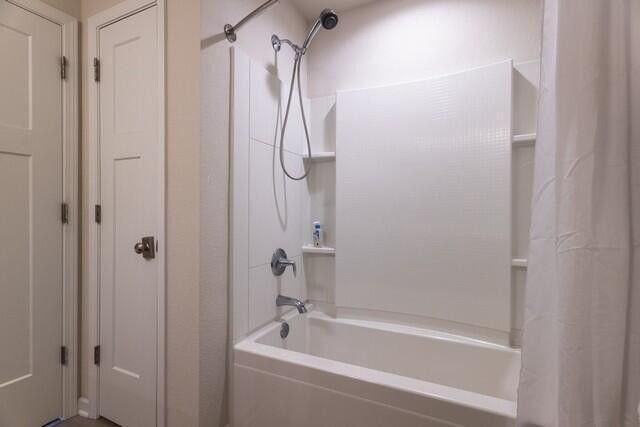 W198N5020 Hickory STREET, Menomonee Falls, WI 53051