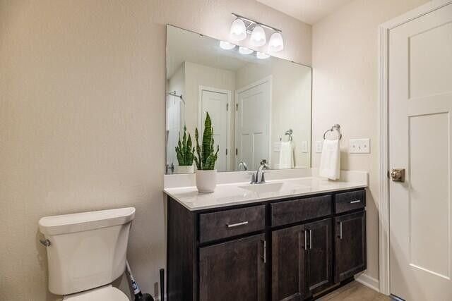 W198N5020 Hickory STREET, Menomonee Falls, WI 53051