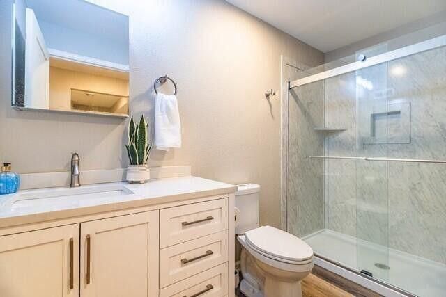 W198N5020 Hickory STREET, Menomonee Falls, WI 53051