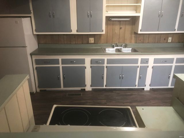 1850 Lodge Avenue, Evansville, IN 47714