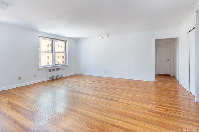 6505 Yellowstone Boulevard 6H, Forest Hills, NY 11375