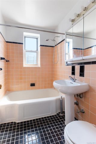 6505 Yellowstone Boulevard 6H, Forest Hills, NY 11375