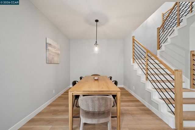 921 Arrowhead Ter, Clayton, CA 94517