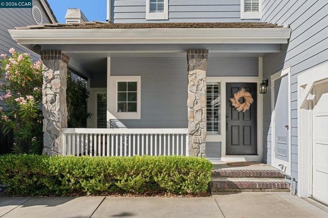 921 Arrowhead Ter, Clayton, CA 94517