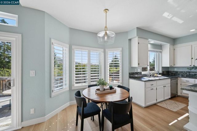 921 Arrowhead Ter, Clayton, CA 94517