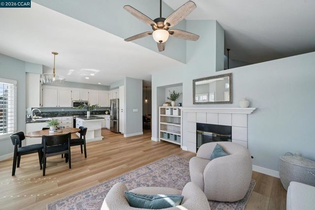 921 Arrowhead Ter, Clayton, CA 94517