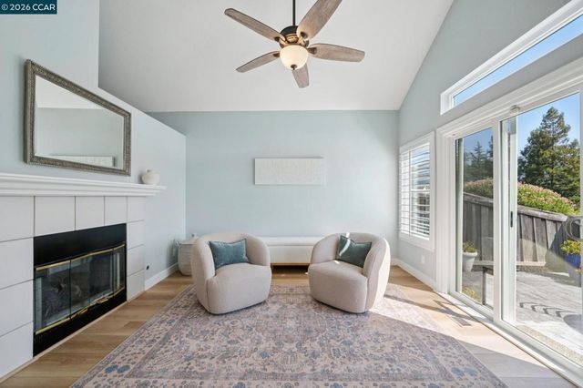 921 Arrowhead Ter, Clayton, CA 94517