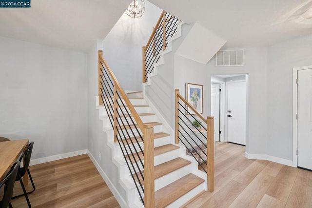 921 Arrowhead Ter, Clayton, CA 94517