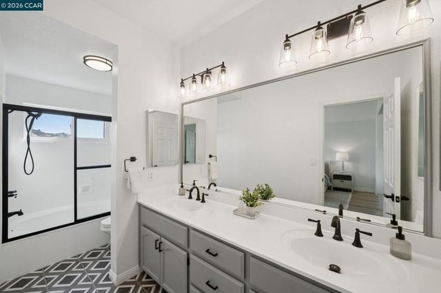 921 Arrowhead Ter, Clayton, CA 94517