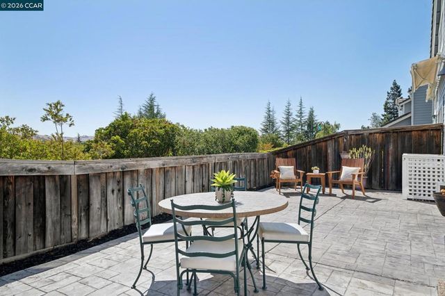 921 Arrowhead Ter, Clayton, CA 94517