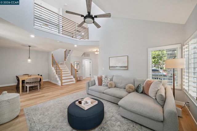921 Arrowhead Ter, Clayton, CA 94517