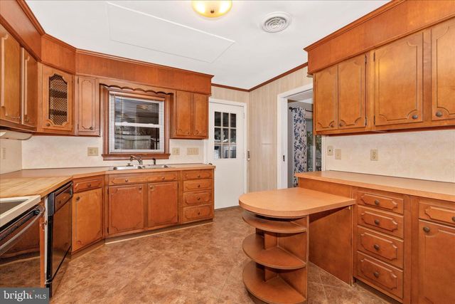 215 BROAD ST, Middletown, MD 21769