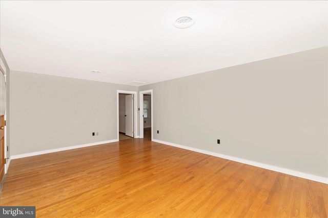 215 BROAD ST, Middletown, MD 21769