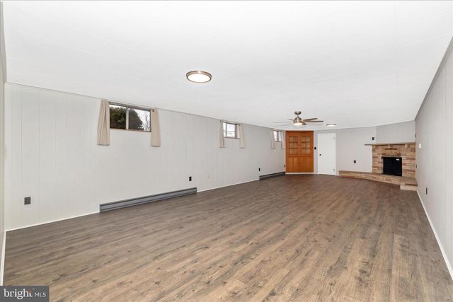 215 BROAD ST, Middletown, MD 21769