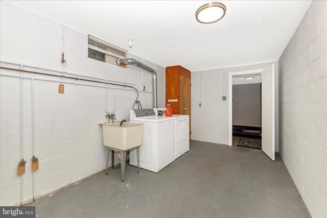 215 BROAD ST, Middletown, MD 21769