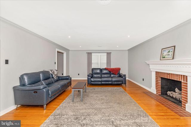 215 BROAD ST, Middletown, MD 21769