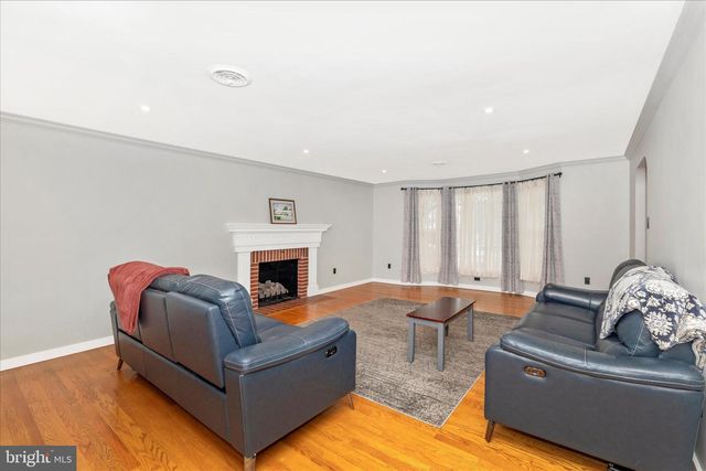 215 BROAD ST, Middletown, MD 21769