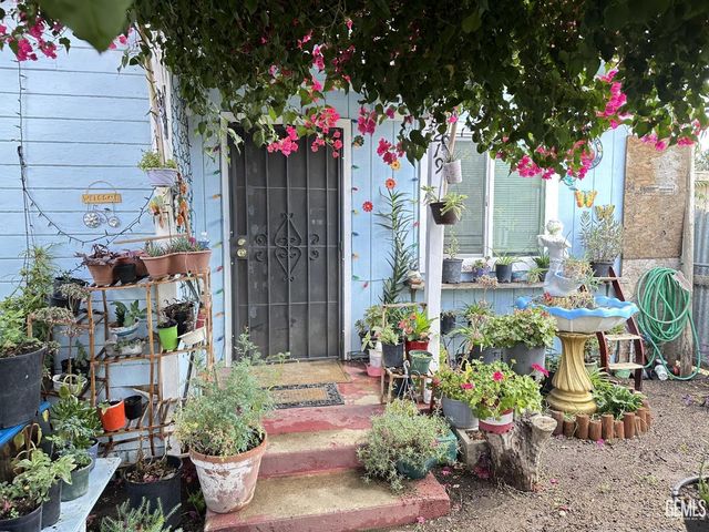 1219 N Ogden Street, Bakersfield, CA 93305