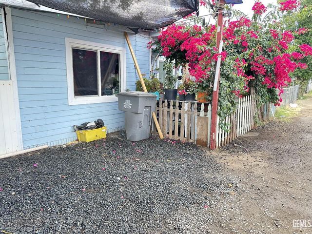 1219 N Ogden Street, Bakersfield, CA 93305