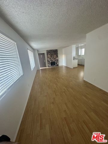 11525 Rochester Avenue 201, Los Angeles, CA 90025