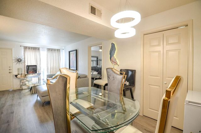 8100 Creekbend Dr 120, Houston, TX 77071