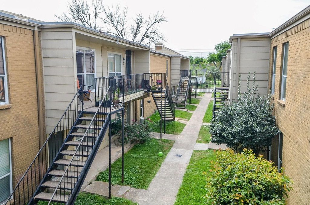 8100 Creekbend Dr 120, Houston, TX 77071