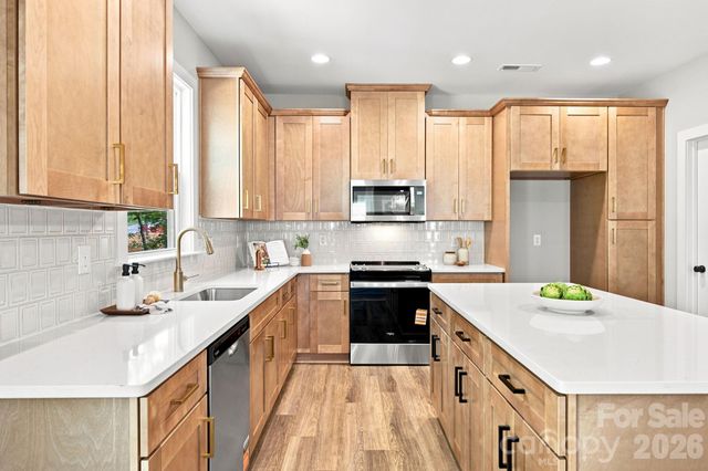 312 North Street, Dallas, NC 28034
