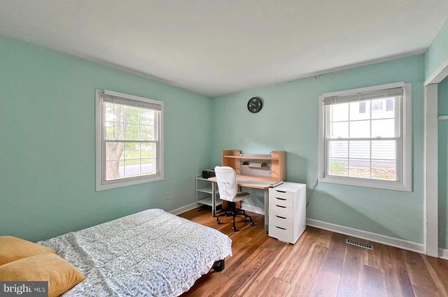 12833 POINT PLEASANT DR, Fairfax, VA 22033
