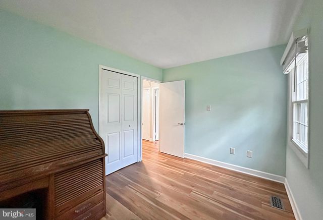 12833 POINT PLEASANT DR, Fairfax, VA 22033