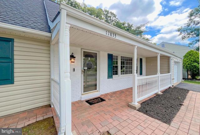 12833 POINT PLEASANT DR, Fairfax, VA 22033