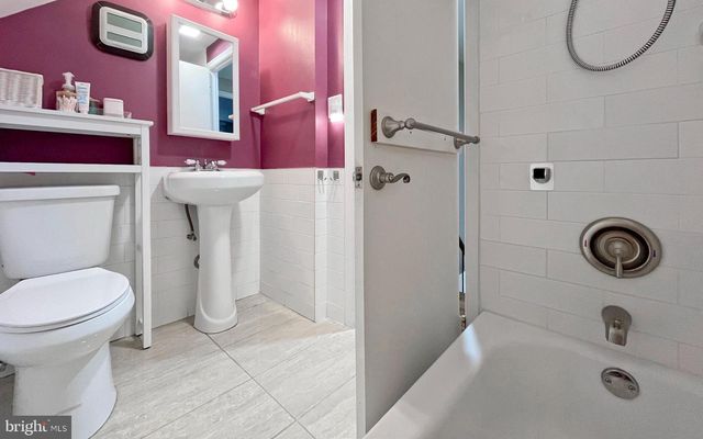 12833 POINT PLEASANT DR, Fairfax, VA 22033
