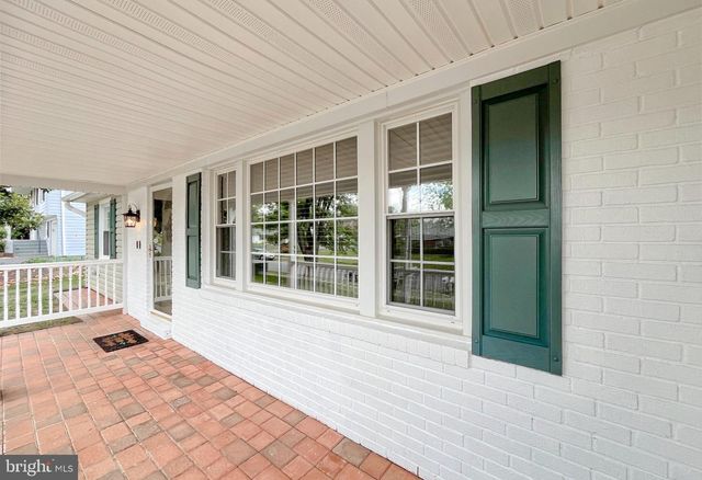 12833 POINT PLEASANT DR, Fairfax, VA 22033
