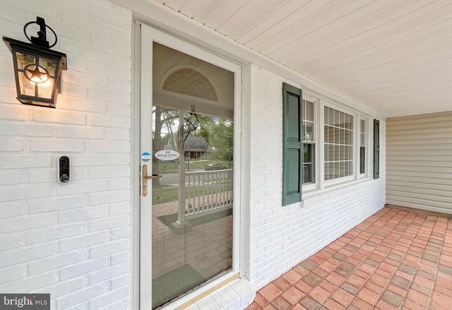 12833 POINT PLEASANT DR, Fairfax, VA 22033