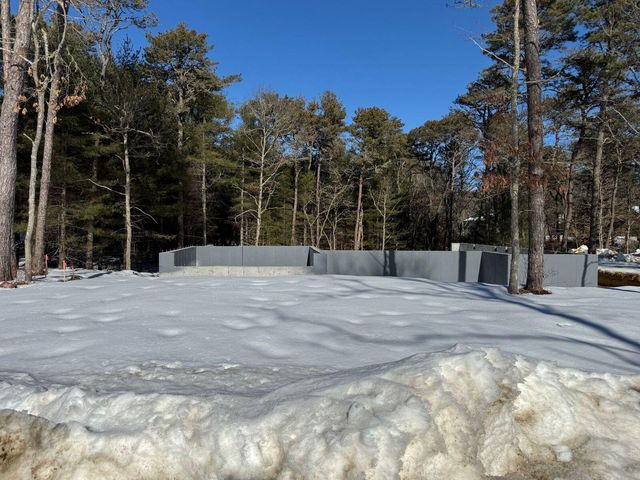 8 Osprey Court, Mashpee, MA 02649