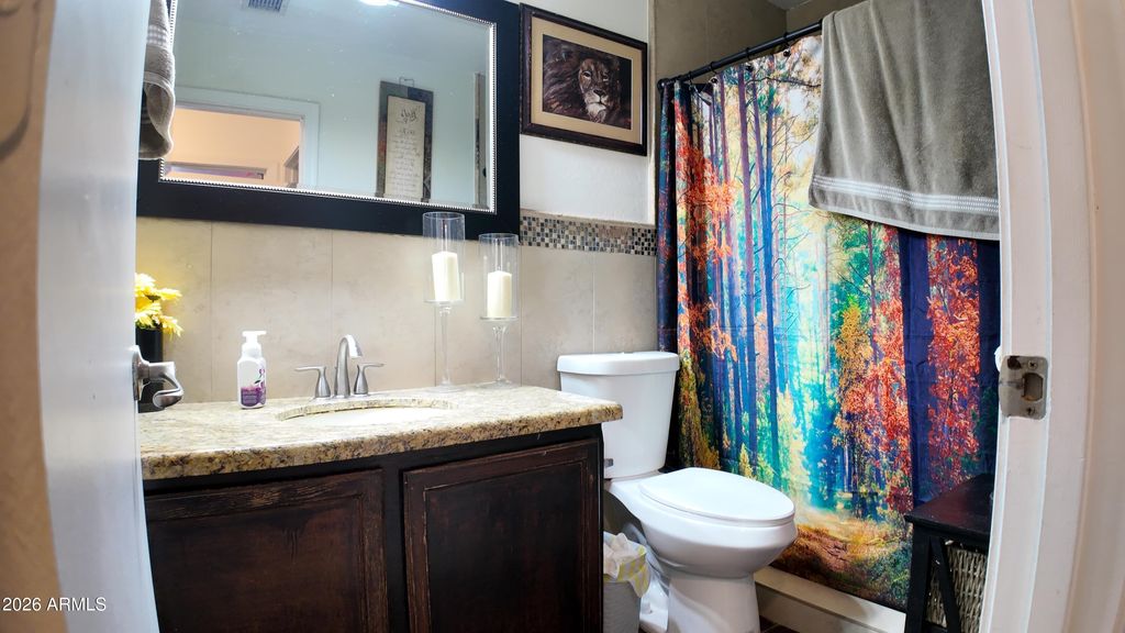 Image 11 of property listing at 7766 W MYRTLE Avenue, Glendale, AZ 85303