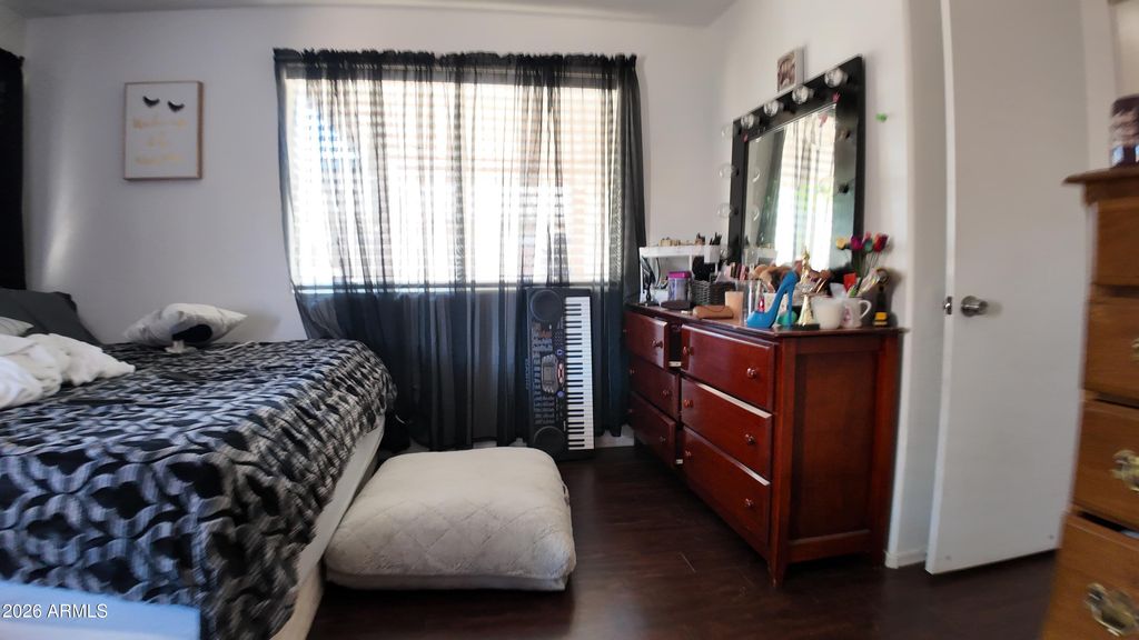 Image 13 of property listing at 7766 W MYRTLE Avenue, Glendale, AZ 85303