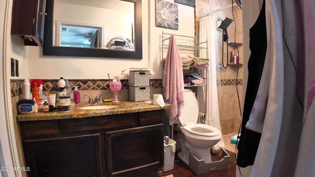 Image 14 of property listing at 7766 W MYRTLE Avenue, Glendale, AZ 85303