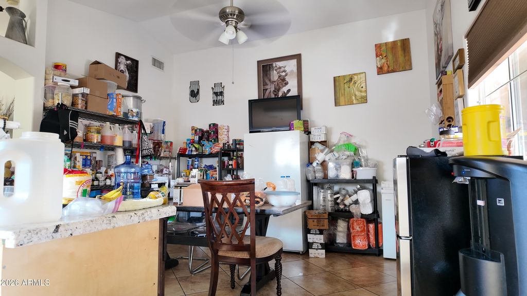 Image 17 of property listing at 7766 W MYRTLE Avenue, Glendale, AZ 85303