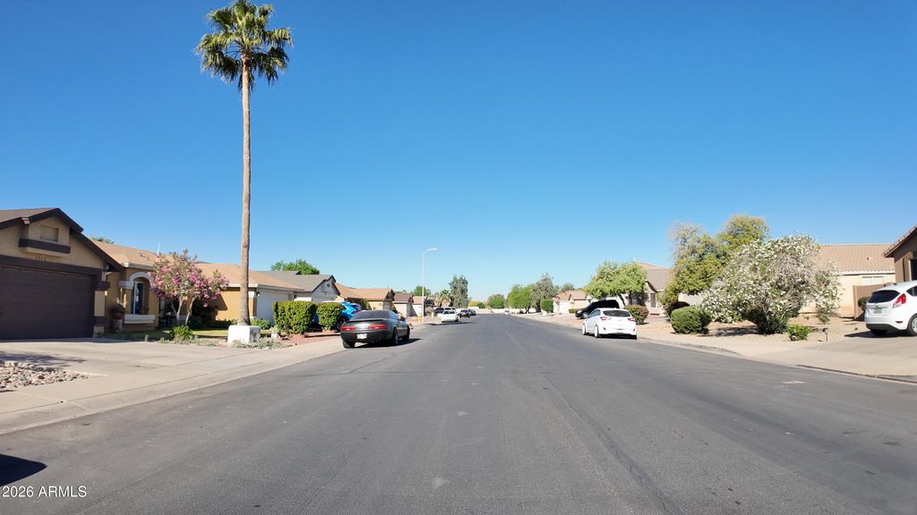 Image 26 of property listing at 7766 W MYRTLE Avenue, Glendale, AZ 85303