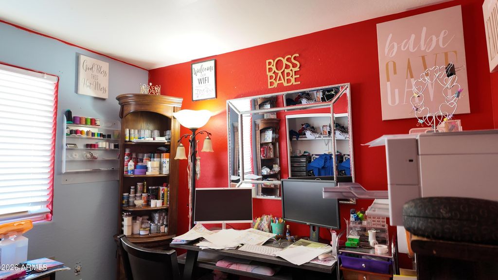 Image 7 of property listing at 7766 W MYRTLE Avenue, Glendale, AZ 85303